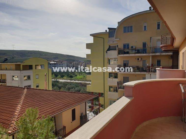 appartamento in vendita a Crotone in zona Farina