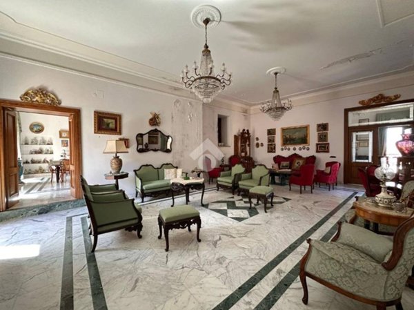 casa indipendente in vendita a Crotone in zona Città Vecchia
