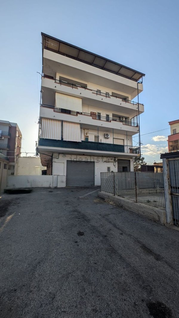 locale di sgombero in vendita a Crotone