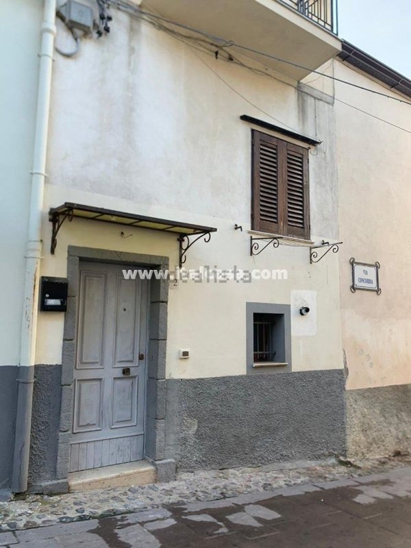 appartamento in vendita a Crotone in zona Città Vecchia