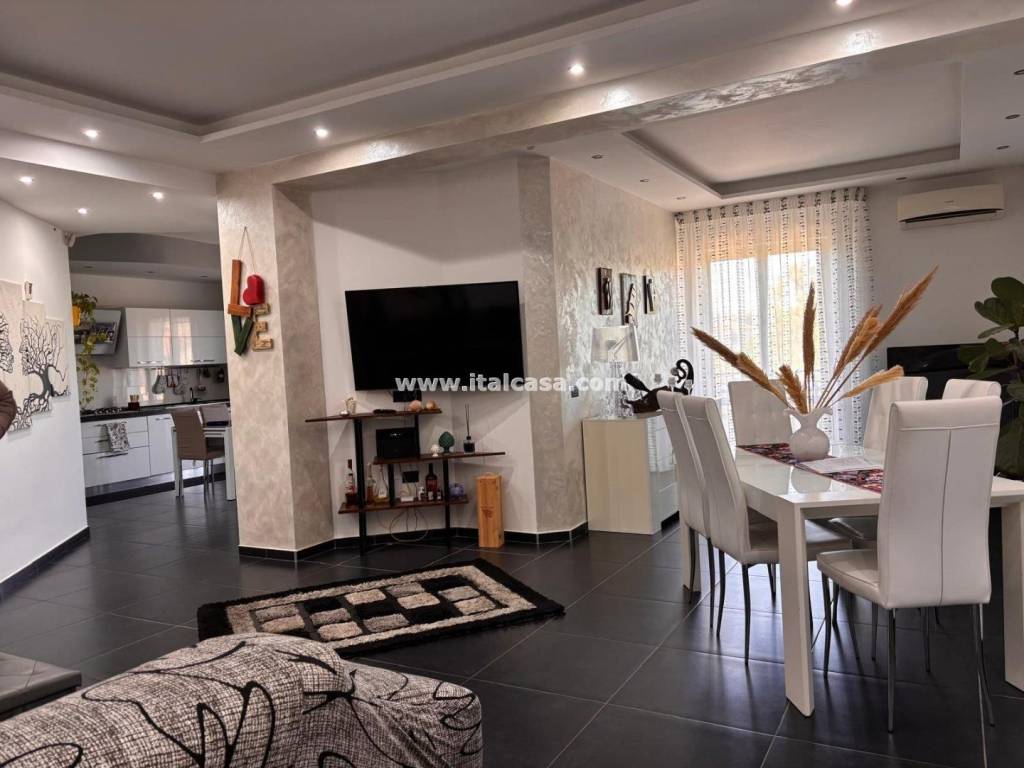 appartamento in vendita a Crotone in zona Città Vecchia