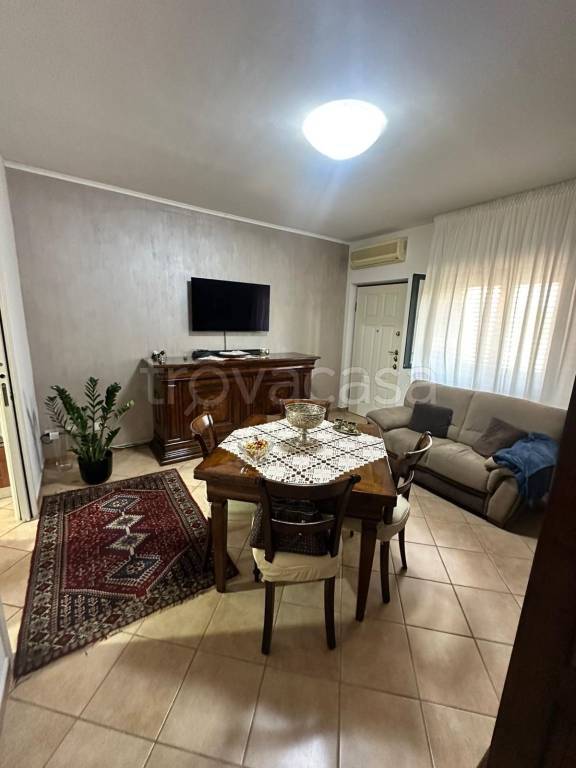 casa indipendente in vendita a Crotone