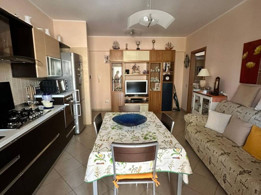 appartamento in vendita a Crotone in zona Tufolo