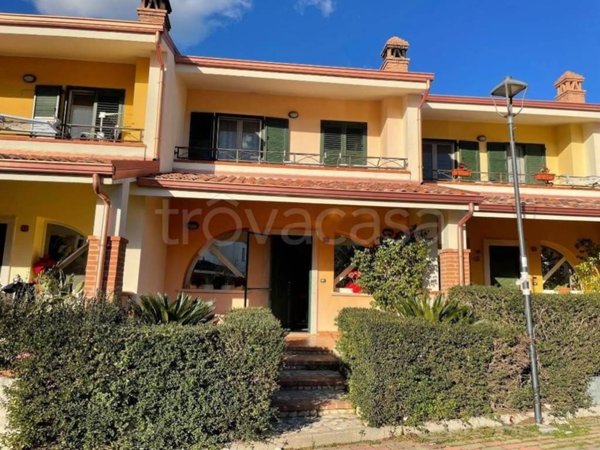casa indipendente in vendita a Crotone