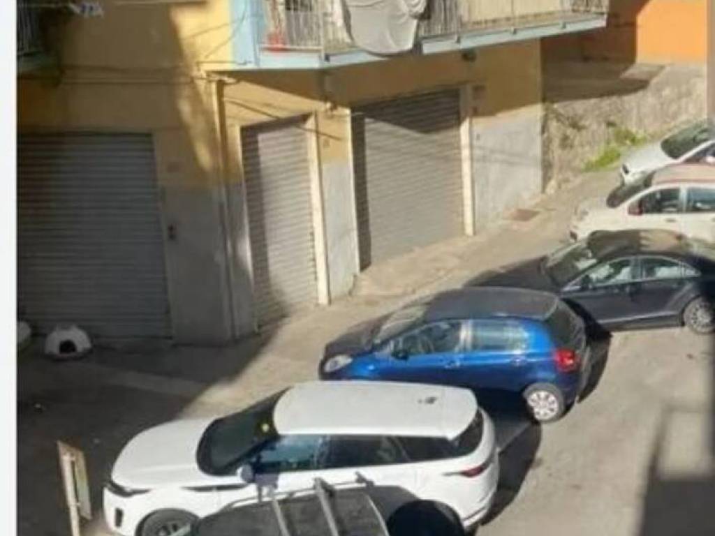 negozio in vendita a Crotone