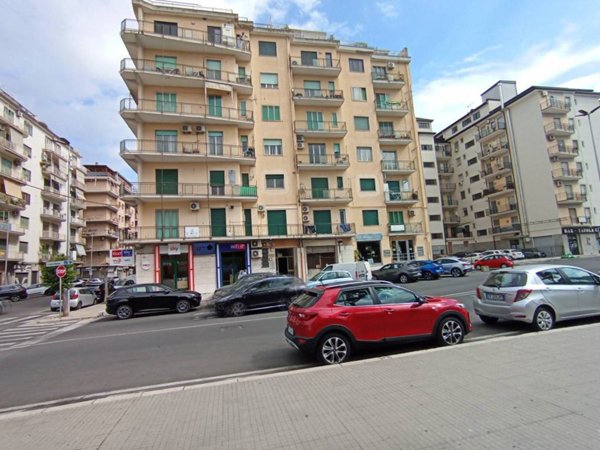 locale commerciale in vendita a Crotone