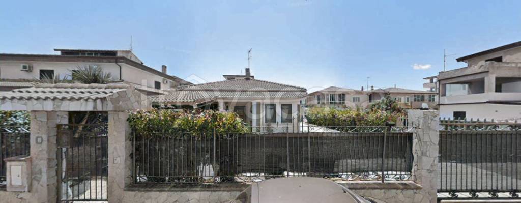 casa indipendente in vendita a Crotone