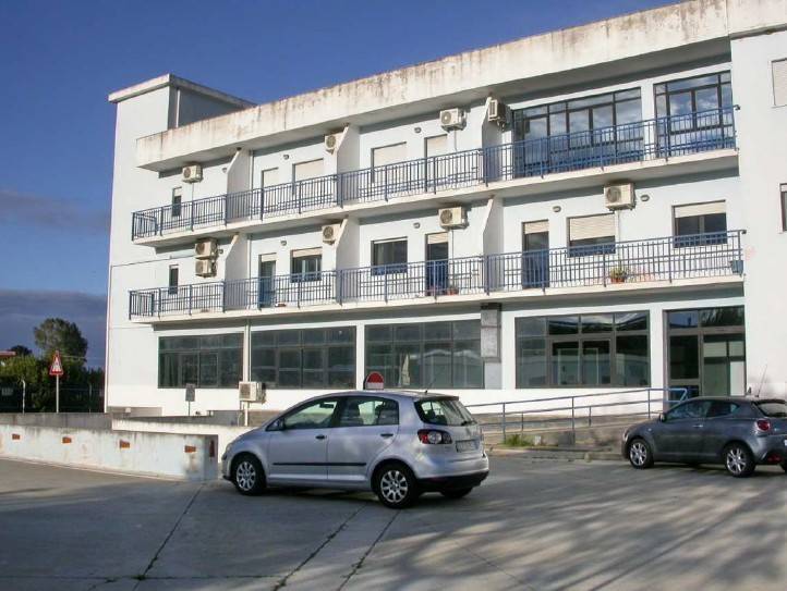 locale commerciale in vendita a Crotone in zona Papanice