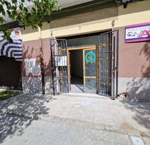negozio in vendita a Crotone