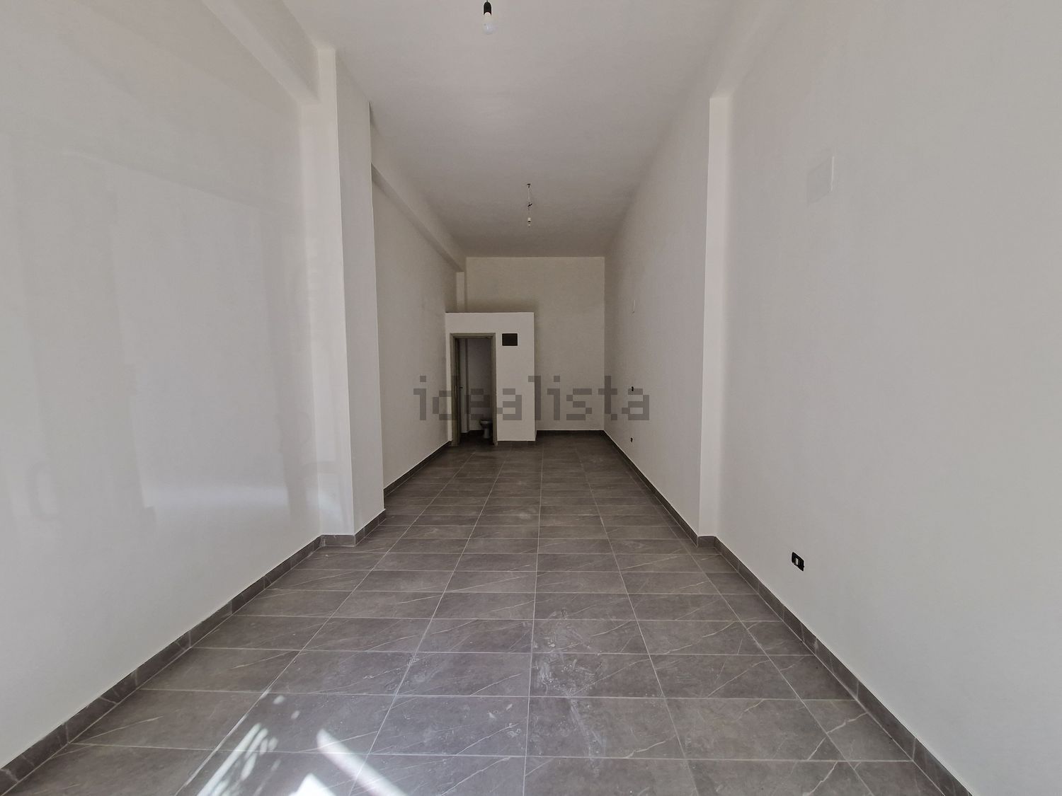 locale di sgombero in vendita a Crotone