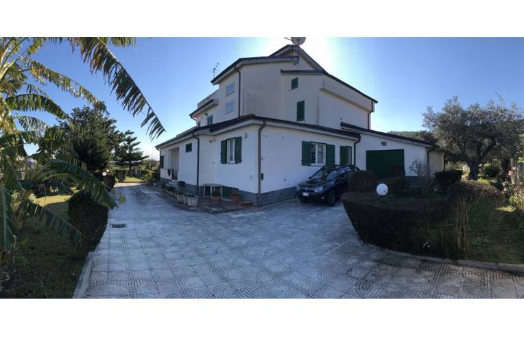 casa indipendente in vendita a Crotone