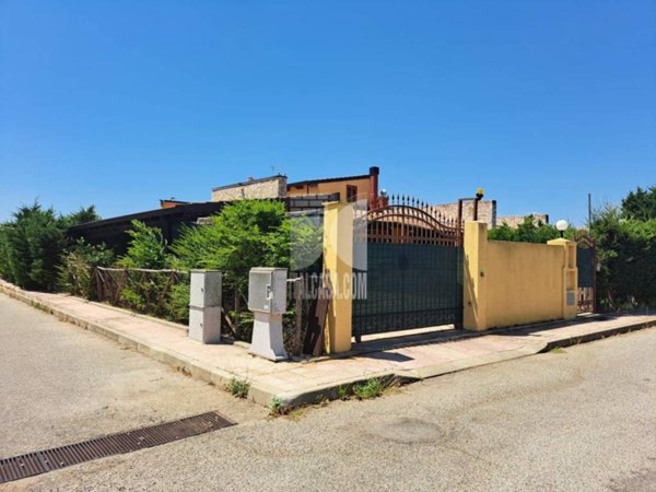 casa indipendente in vendita a Crotone in zona Papanice