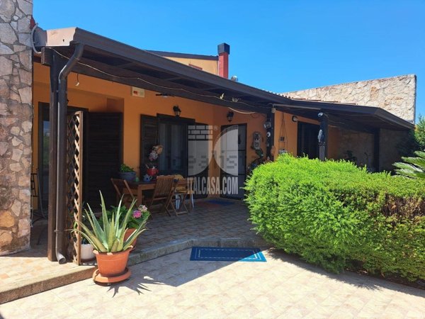casa indipendente in vendita a Crotone in zona Margherita