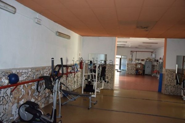 locale di sgombero in vendita a Crotone