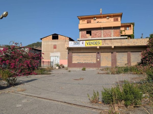 intera palazzina in vendita a Crotone in zona Papanice