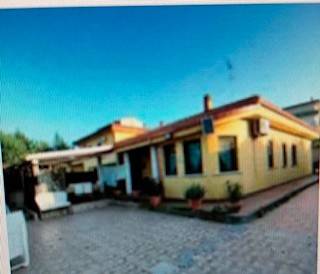 casa indipendente in vendita a Crotone