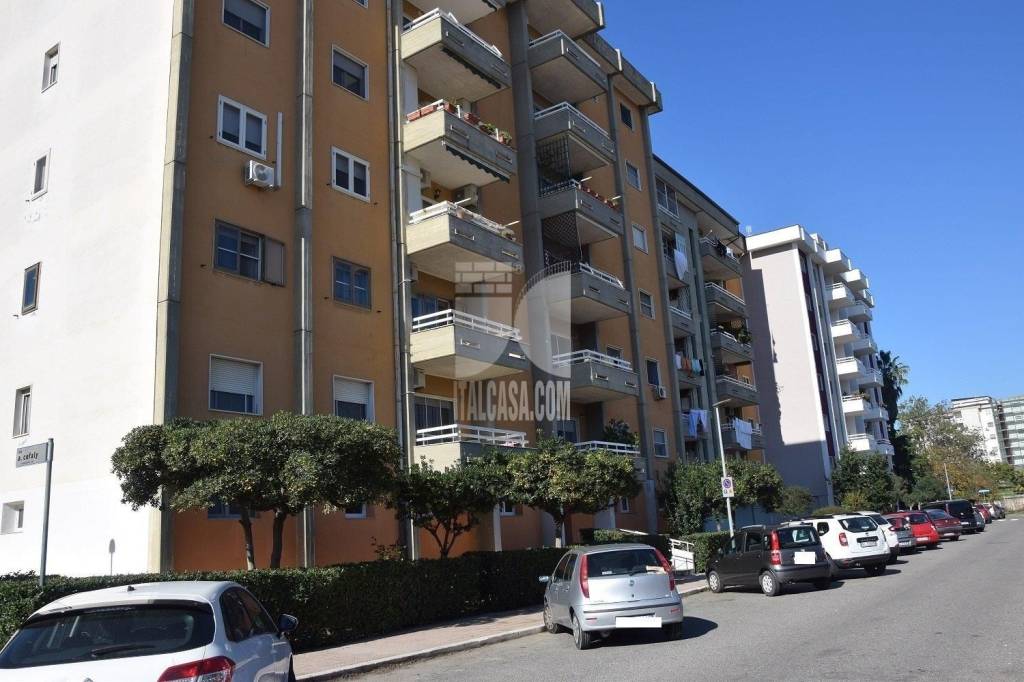 appartamento in vendita a Crotone in zona Tufolo