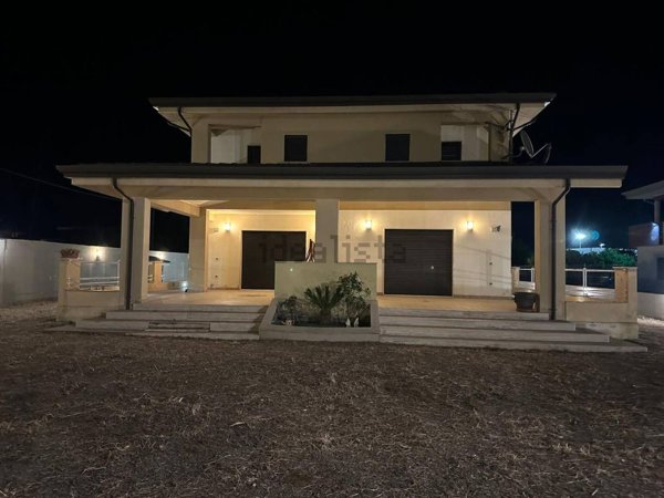 casa indipendente in vendita a Crotone