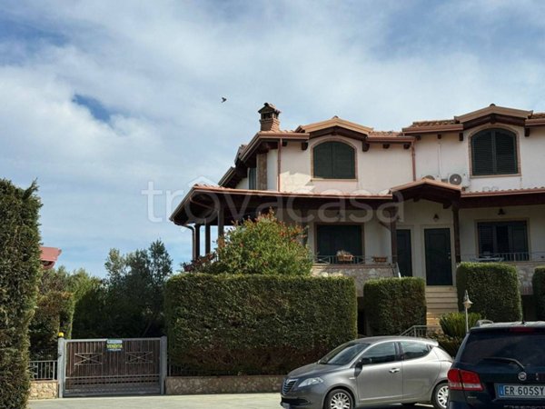 casa indipendente in vendita a Crotone