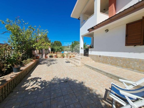 appartamento in vendita a Crotone in zona Farina