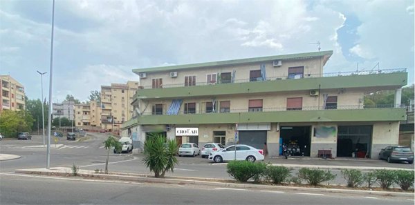negozio in vendita a Crotone