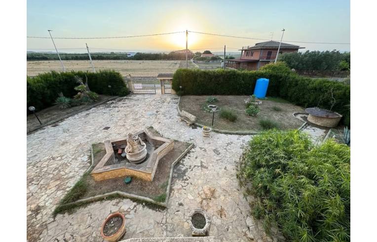 casa indipendente in vendita a Crotone in zona Margherita