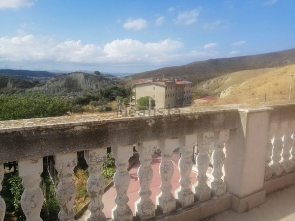casa indipendente in vendita a Crotone in zona Farina