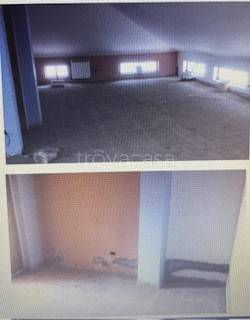 locale commerciale in vendita a Crotone