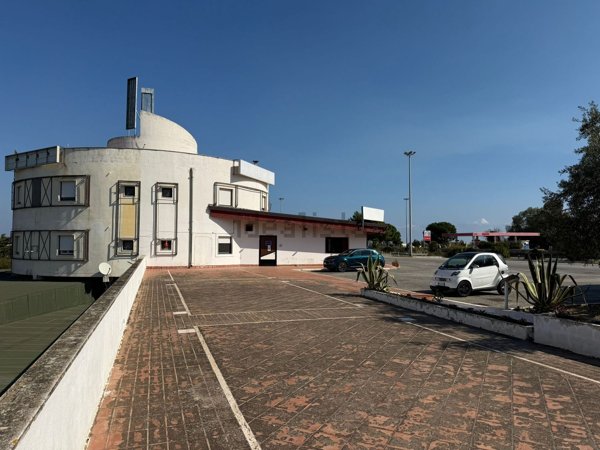 negozio in vendita a Crotone