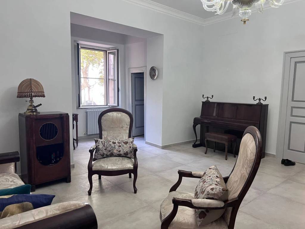 appartamento in vendita a Crotone in zona Città Vecchia