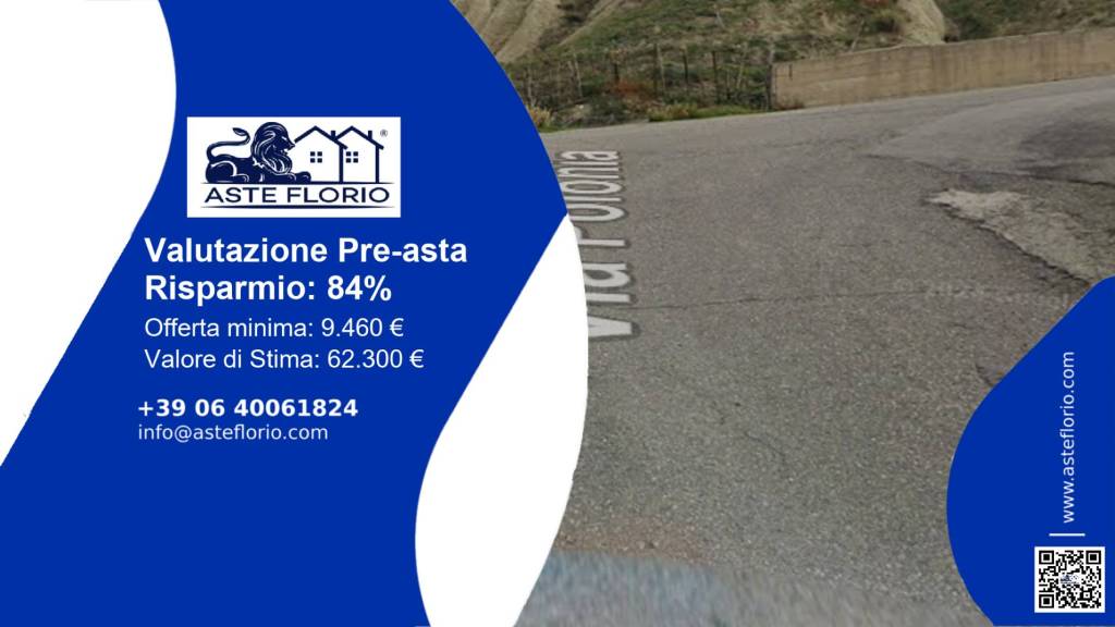 terreno edificabile in vendita a Crotone in zona Farina