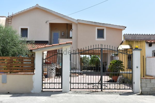 casa indipendente in vendita a Crotone in zona Margherita