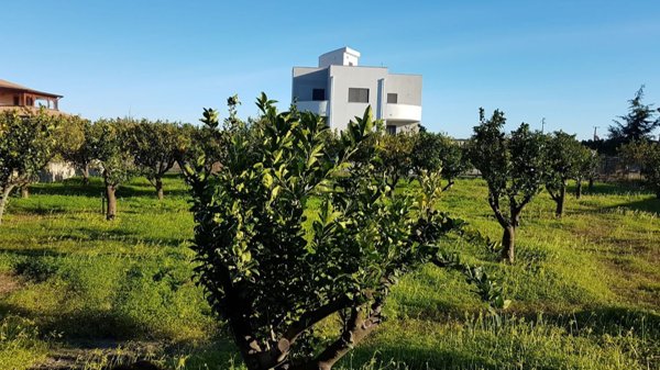 terreno edificabile in vendita a Crotone in zona Margherita