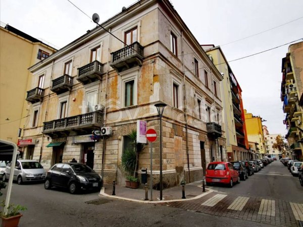 negozio in vendita a Crotone in zona Città Vecchia