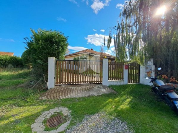 casa indipendente in vendita a Crotone in zona Centro Città