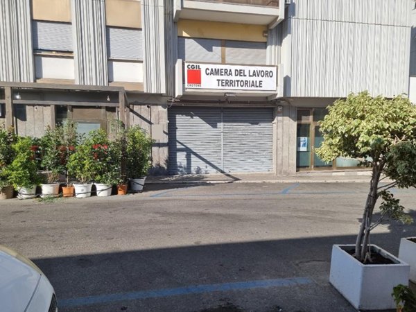negozio in vendita a Crotone in zona Centro Città