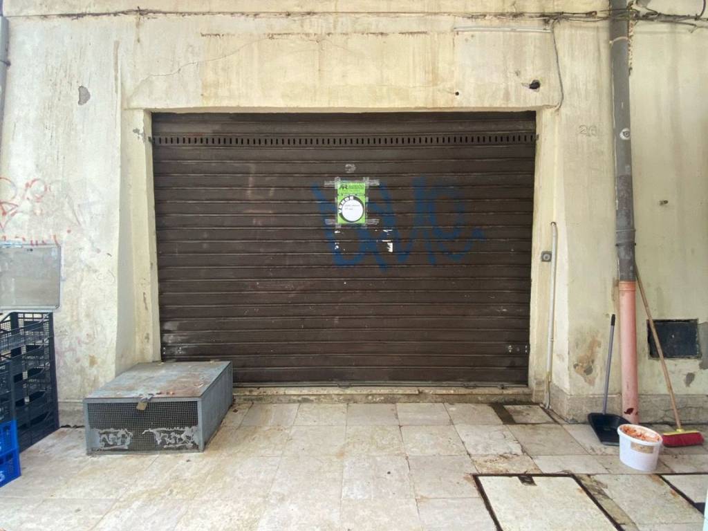 locale commerciale in vendita a Crotone