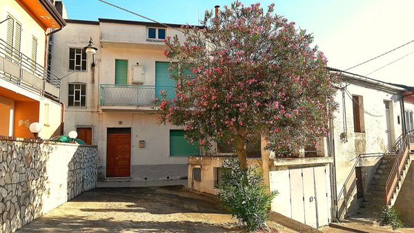 casa indipendente in vendita a Crotone in zona Capo Colonna