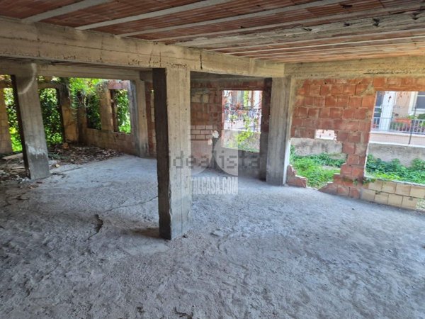 quadrivano in vendita a Crotone in zona Farina