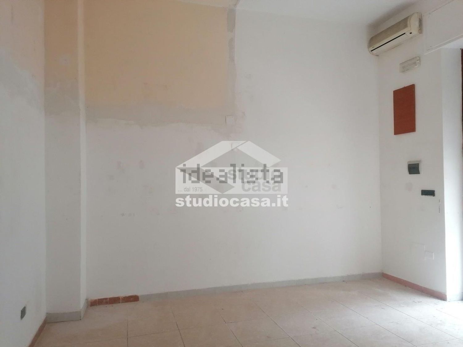 ufficio in vendita a Crotone in zona Centro Città