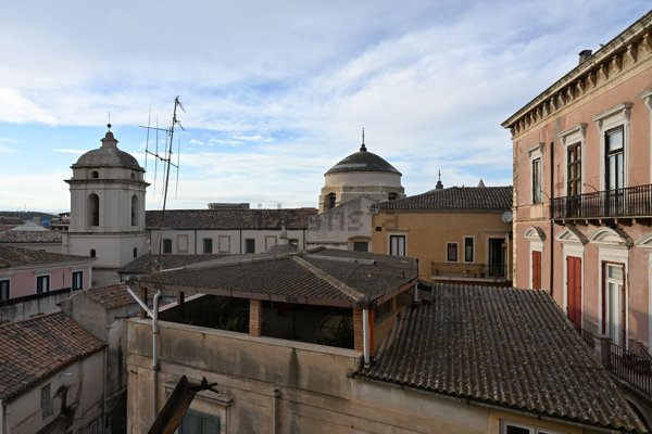 appartamento in vendita a Crotone in zona Città Vecchia
