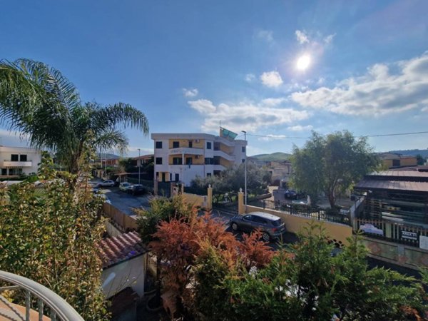 casa indipendente in vendita a Crotone in zona Farina