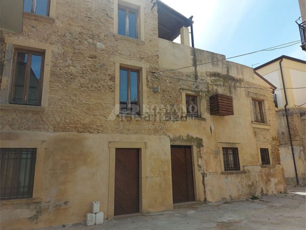 appartamento in vendita a Crotone in zona Città Vecchia