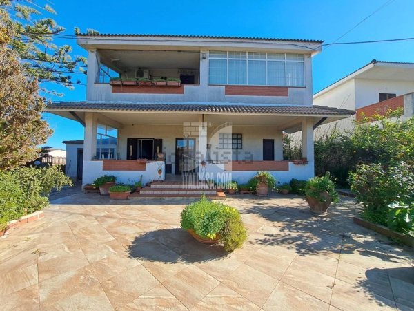 casa indipendente in vendita a Crotone in zona Margherita