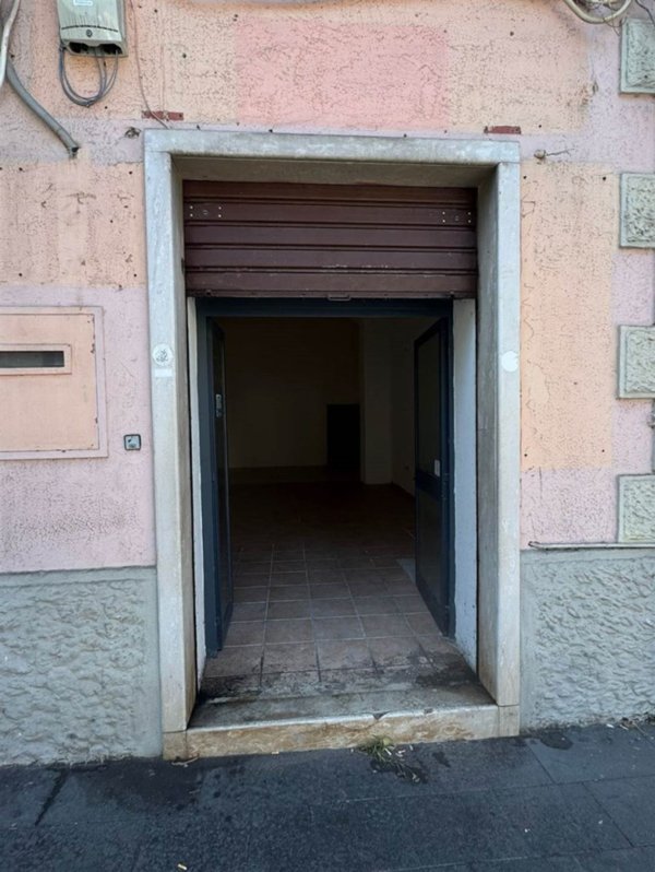 negozio in vendita a Crotone in zona Centro Città