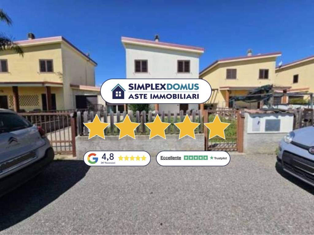 casa indipendente in vendita a Crotone in zona Apriglianello