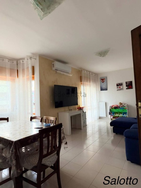 appartamento in vendita a Crotone in zona Tufolo