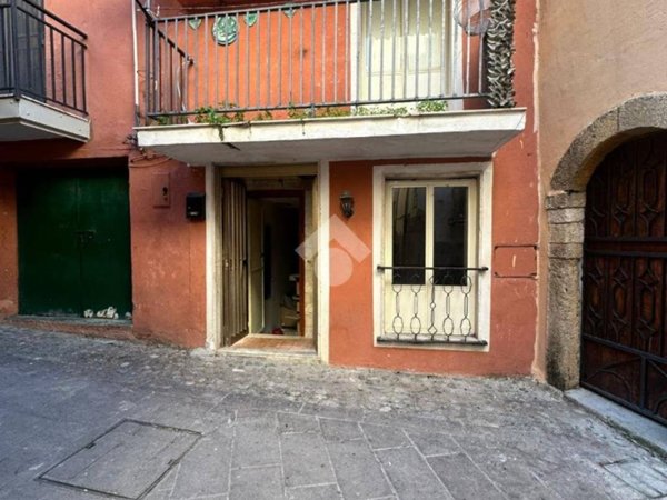 casa indipendente in vendita a Crotone in zona Città Vecchia