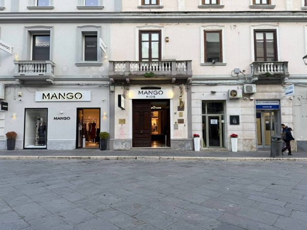 locale di sgombero in vendita a Crotone in zona Centro Città