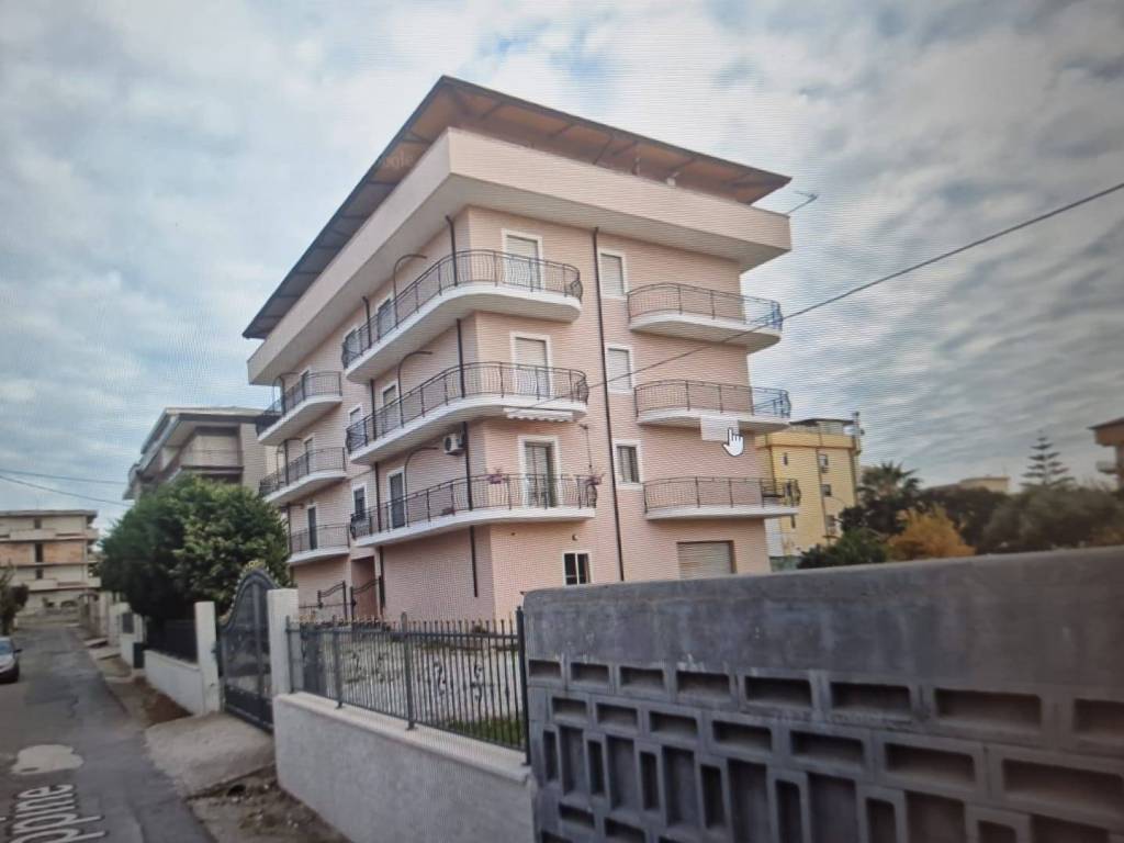 appartamento in vendita a Crotone in zona Farina